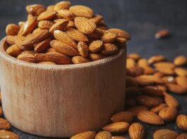 Kuruyemişler arasında özel bir yere sahip olan Acı Badem, tatlı bademden farklı olarak keskin ve belirgin bir aromaya sahiptir. Geleneksel tıpta ve kozmetik alanında kullanılan bu çekirdek, özellikle içerdiği bileşenler nedeniyle dikkat çeker. Ancak bilinçli tüketilmesi gereken bir besin olduğu da unutulmamalıdır. Konulu bir haber görseli.