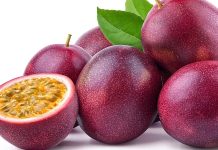 Çarkıfelek, tropikal bölgelerde yetişen ve özellikle meyveleriyle tanınan bir bitkidir. Sade olarak tüketilebildiği gibi, suyu, çayı veya çeşitli tatlılarda kullanılan Çarkıfelek, sağlığa birçok yönden katkıda bulunur. Yüksek besin değeri sayesinde enerji verir, bağışıklığı destekler ve sindirim sistemine yardımcı olur. Konulu bir haber görseli.