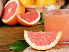 Turunçgiller ailesinin en dikkat çekici üyelerinden biri olan greyfurt, hafif acımtırak ve ekşi tadıyla bilinen besleyici bir meyvedir. Özellikle kış aylarında sofralarda daha sık yer bulan bu meyve, içerdiği vitamin ve mineraller sayesinde sağlıklı beslenme programlarının önemli bir parçası haline gelmiştir. Hem taze olarak tüketilebilen hem de suyu sıkılarak içilebilen greyfurt, ferahlatıcı aromasıyla da tercih edilmektedir. Konulu bir haber görseli.