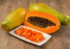 Papaya Nedir? Papaya’nın Faydaları Nelerdir? Papaya, tropikal iklimlerde yetişen ve besin değeri yüksek bir meyvedir. Genellikle turuncu veya sarı renkte olan bu meyve, hem lezzeti hem de sağlığa faydalarıyla bilinir. Papaya, tatlı aroması ve sulu yapısıyla doğrudan tüketilebileceği gibi, smoothie, meyve salataları ve tatlı tariflerinde de kullanılabilir. Konulu bir haber görseli.